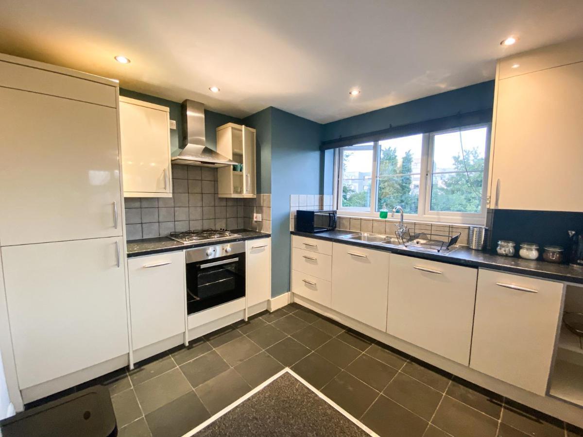 Heathrow/Ashford Hospital/Twickenham Short Stay Apartment Stanwell Eksteriør bilde