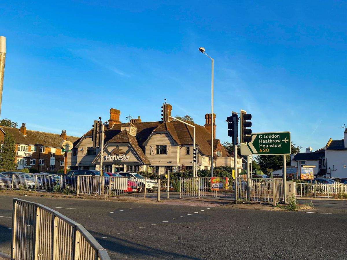 Heathrow/Ashford Hospital/Twickenham Short Stay Apartment Stanwell Eksteriør bilde
