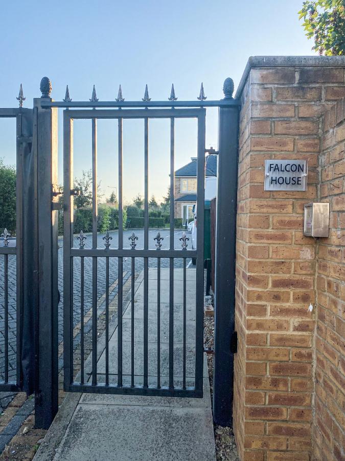 Heathrow/Ashford Hospital/Twickenham Short Stay Apartment Stanwell Eksteriør bilde